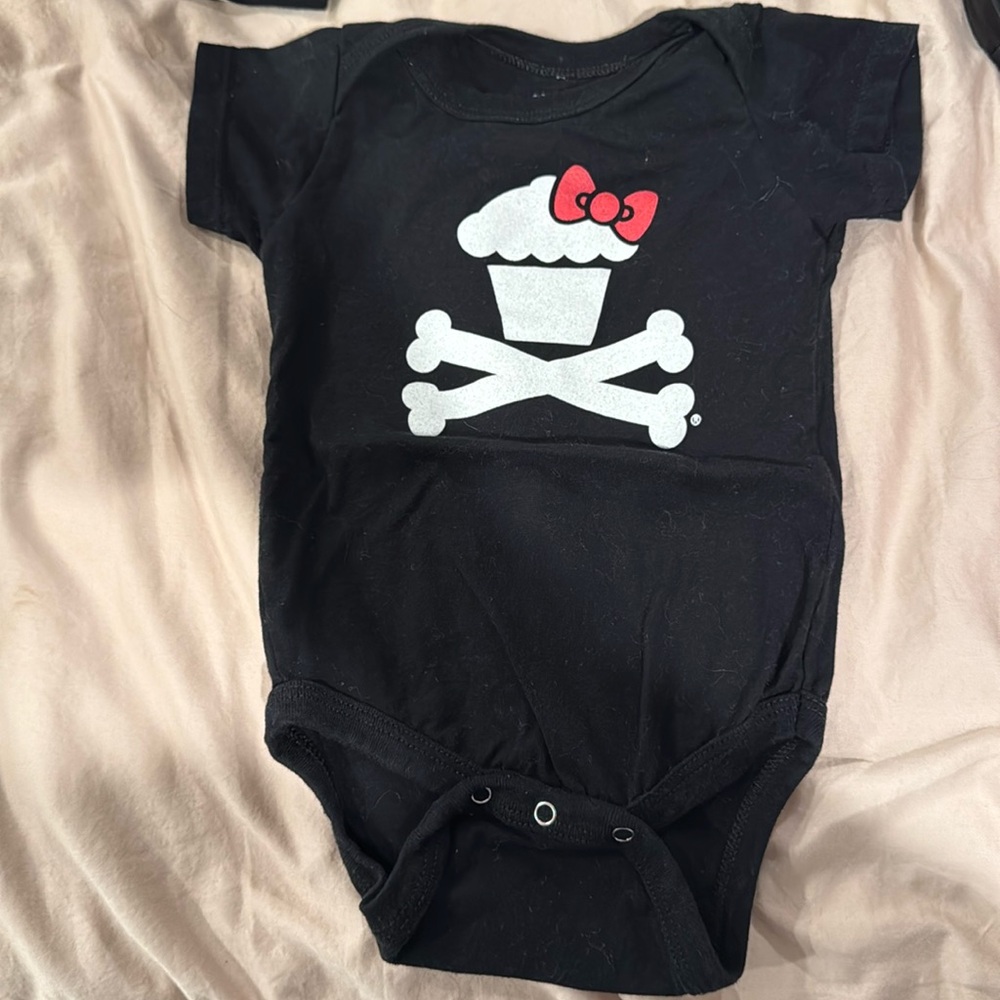 Johnny Cupcakes Baby Onesie Hello Kitty Sanrio Crossbones 12 Months